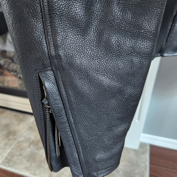 Harley Davidson LG leather riding jacket - Picture 10 of 10